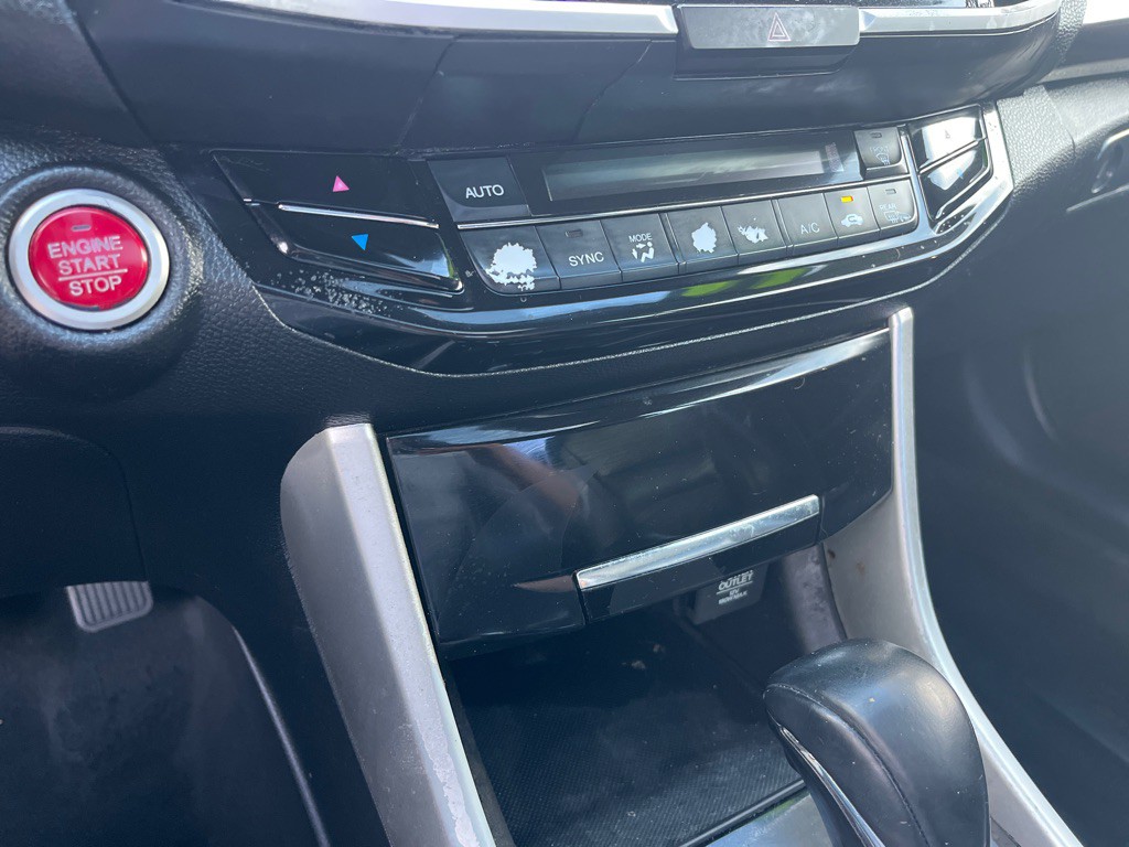 2016 Honda Accord Image 11