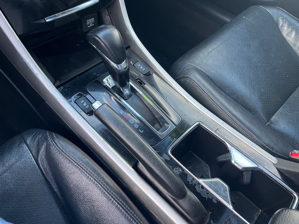 2016 Honda Accord Image 12