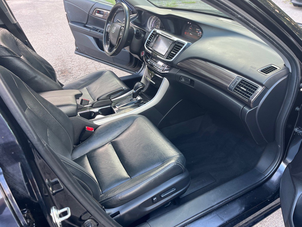 2016 Honda Accord Image 16