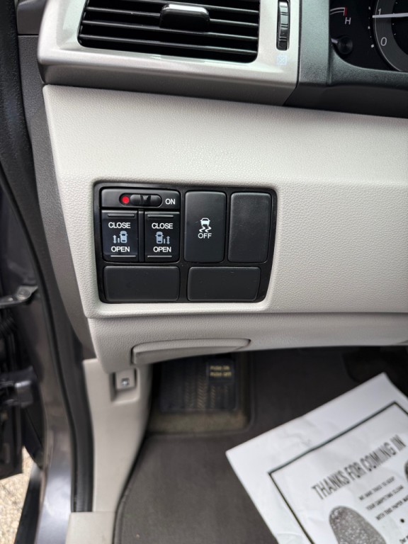 2016 Honda Odyssey Image 12
