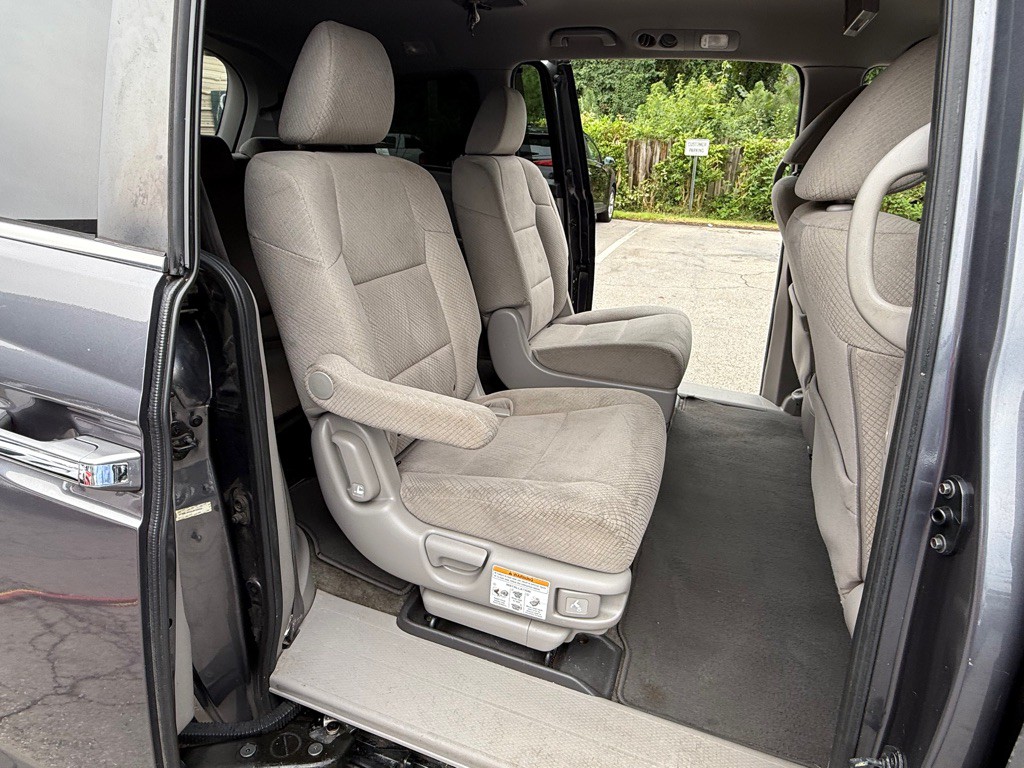 2016 Honda Odyssey Image 36