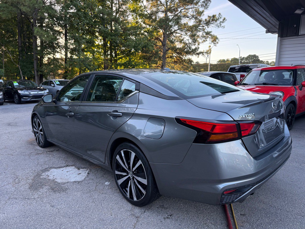 2021 Nissan Altima Image 8