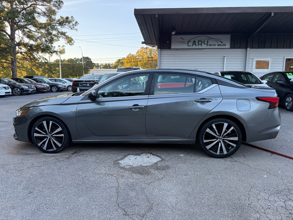 2021 Nissan Altima Image 9