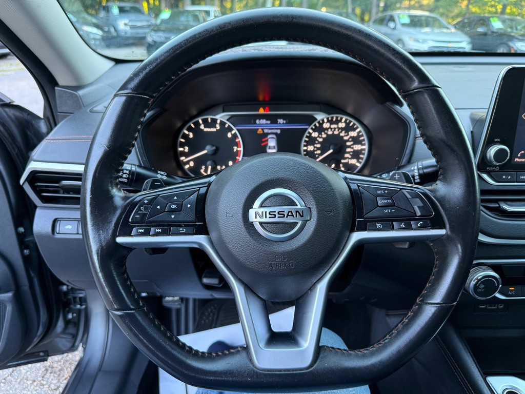 2021 Nissan Altima Image 16