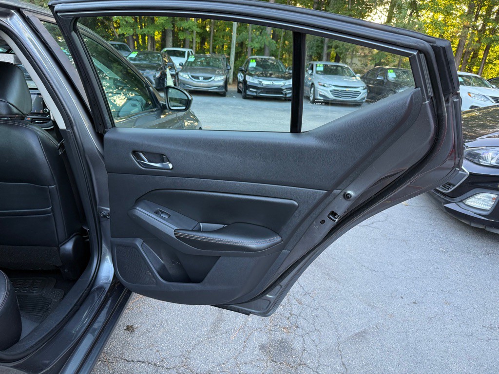 2021 Nissan Altima Image 36