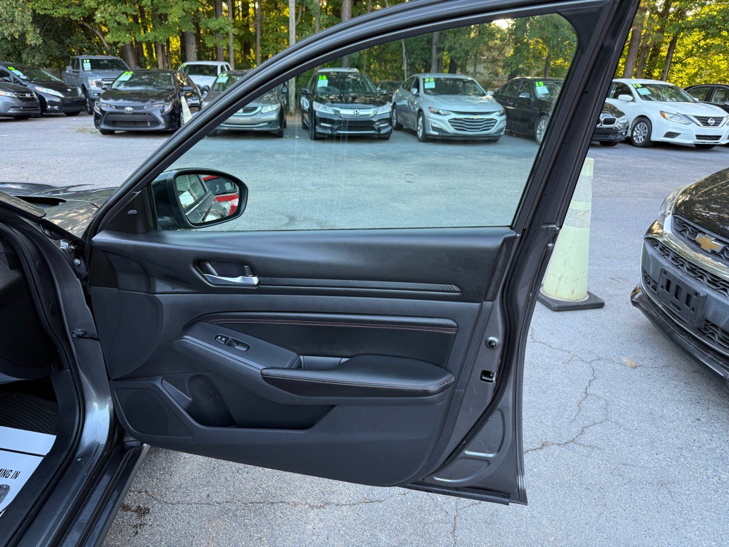 2021 Nissan Altima Image 38