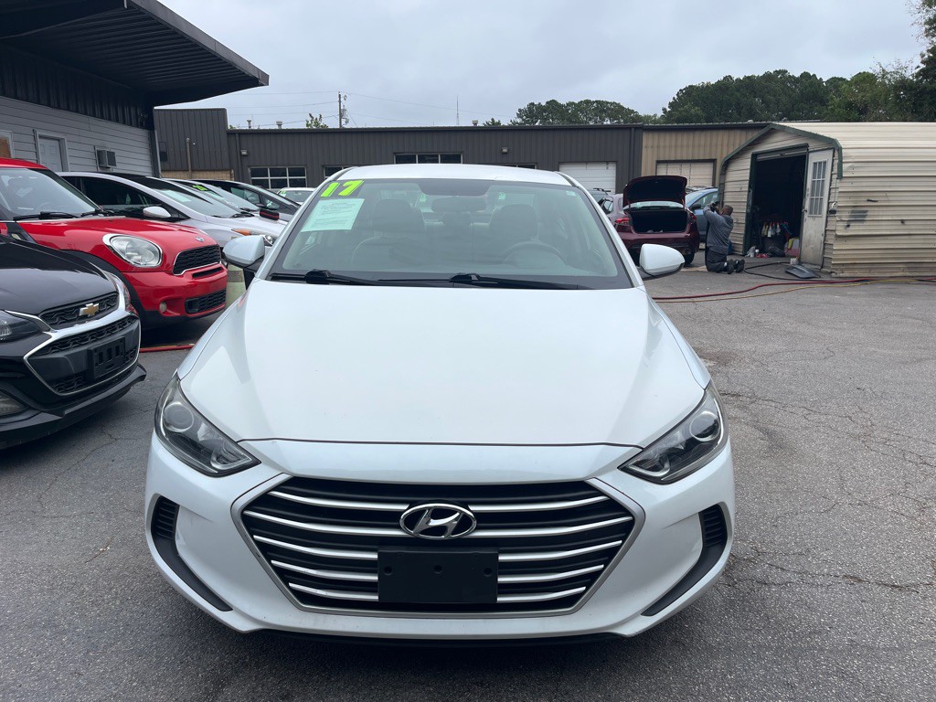 2017 Hyundai Elantra Image 2