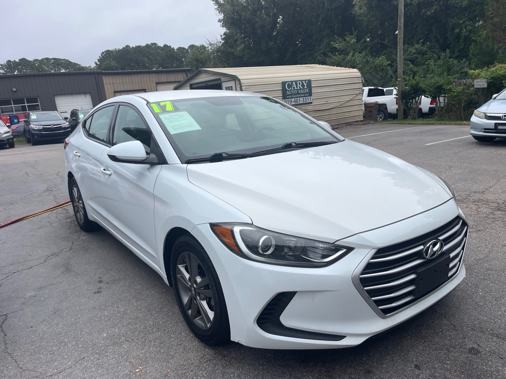 2017 Hyundai Elantra Image 3