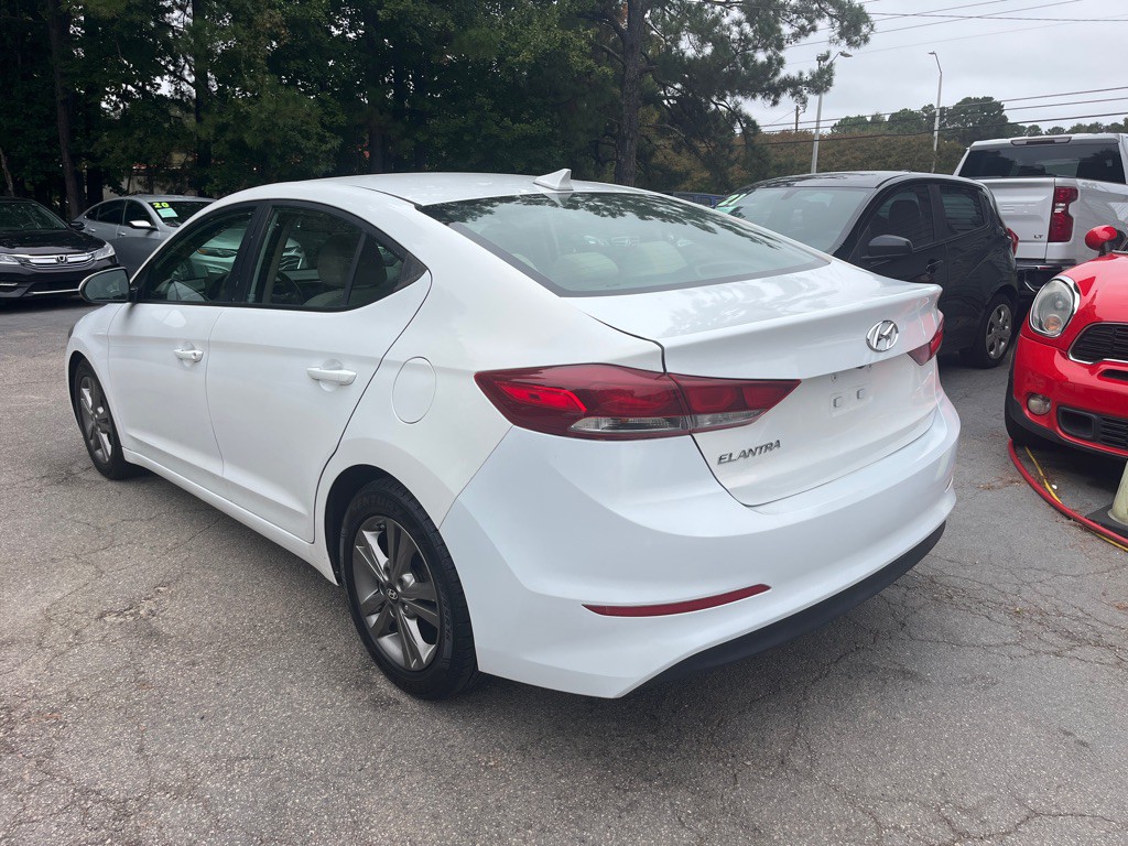 2017 Hyundai Elantra Image 6
