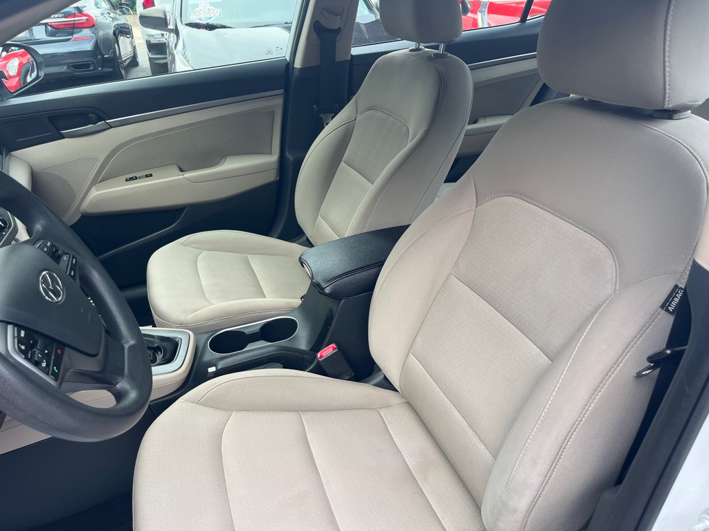 2017 Hyundai Elantra Image 9