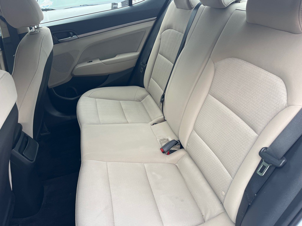 2017 Hyundai Elantra Image 10