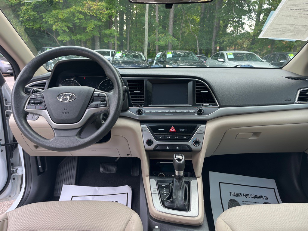 2017 Hyundai Elantra Image 12