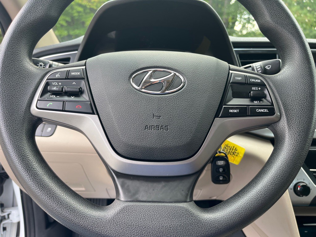 2017 Hyundai Elantra Image 13