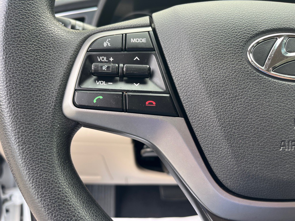 2017 Hyundai Elantra Image 14