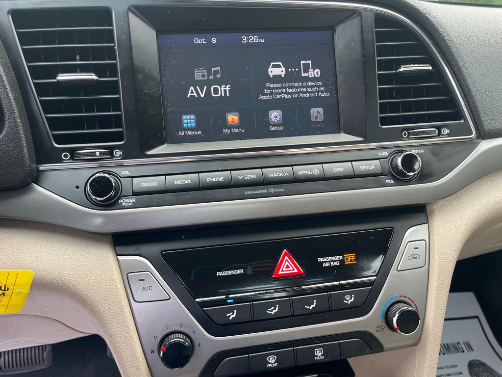 2017 Hyundai Elantra Image 16