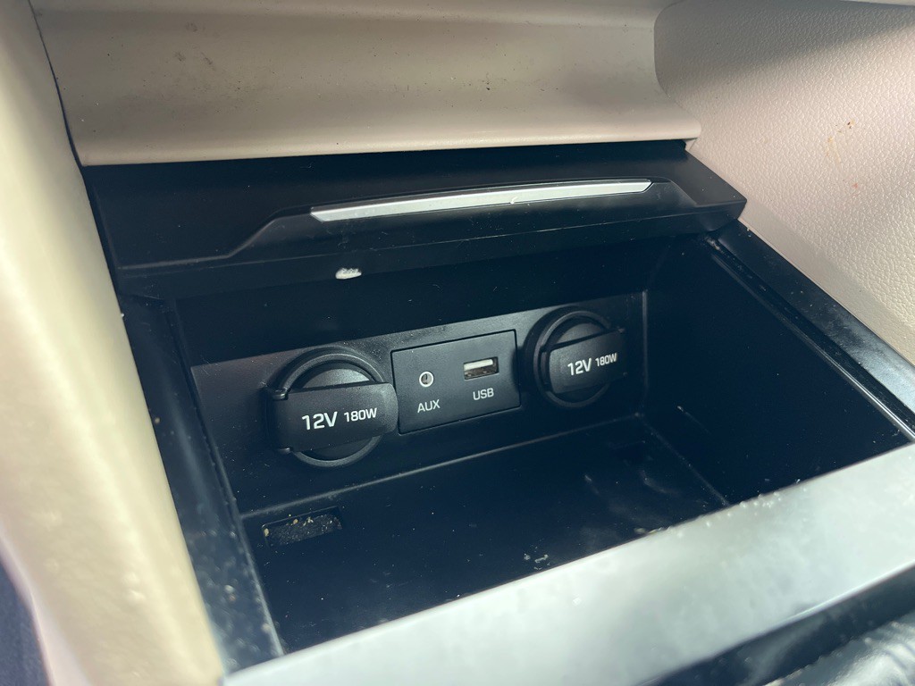 2017 Hyundai Elantra Image 17
