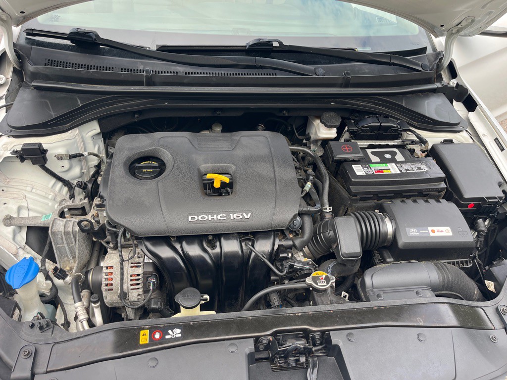 2017 Hyundai Elantra Image 24