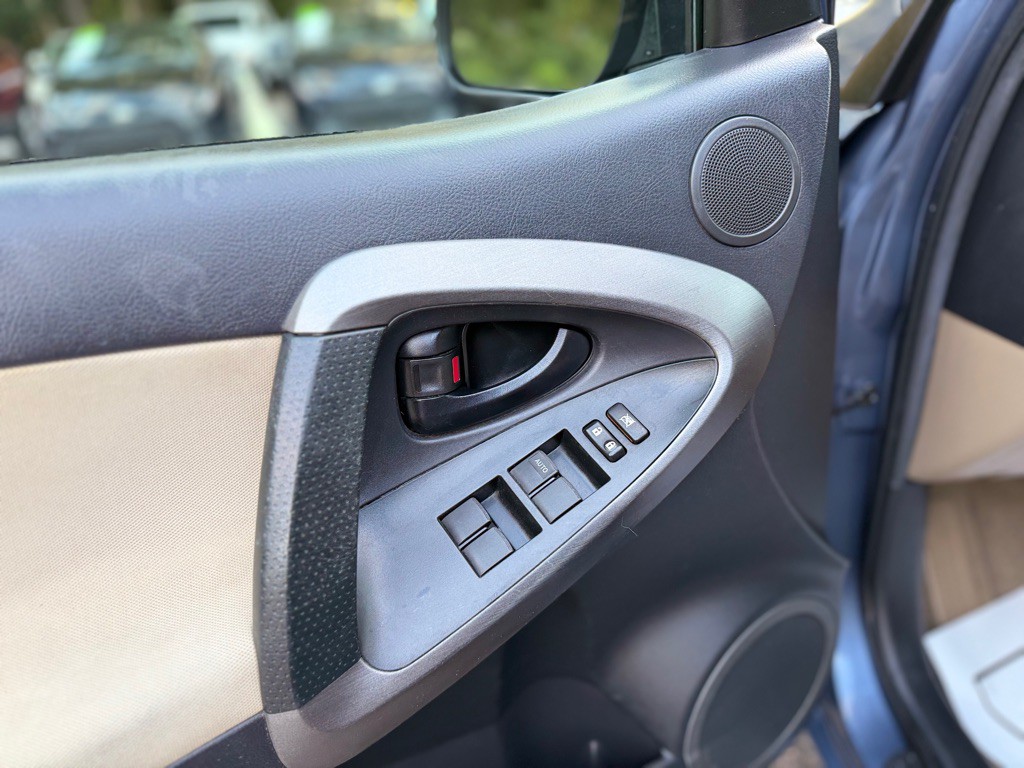 2012 Toyota Rav4 Image 10