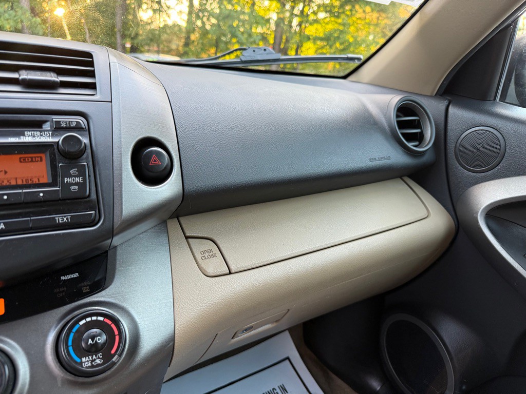 2012 Toyota Rav4 Image 22