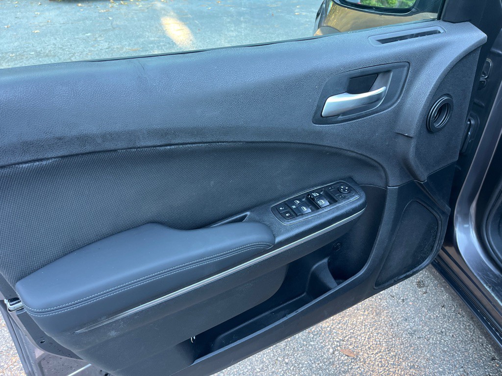 2015 Dodge Charger Image 9