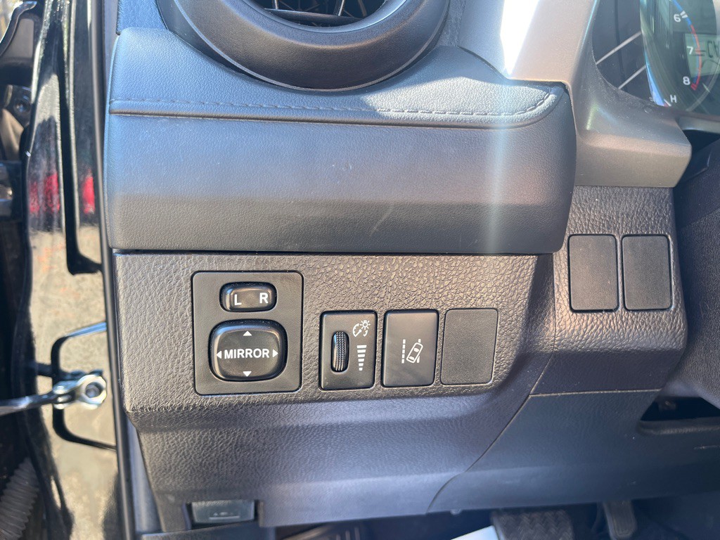 2018 Toyota Rav4 Image 16