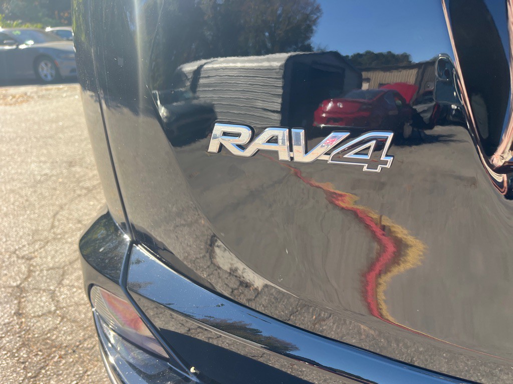 2018 Toyota Rav4 Image 24