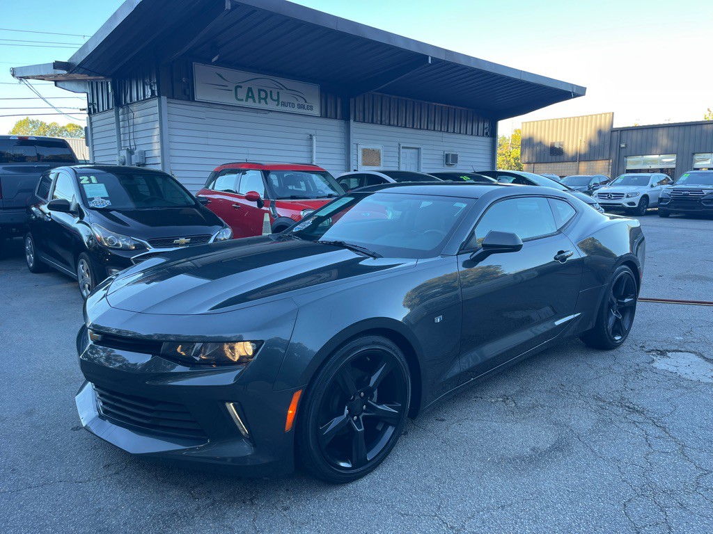 2017 Chevrolet Camaro Image 1