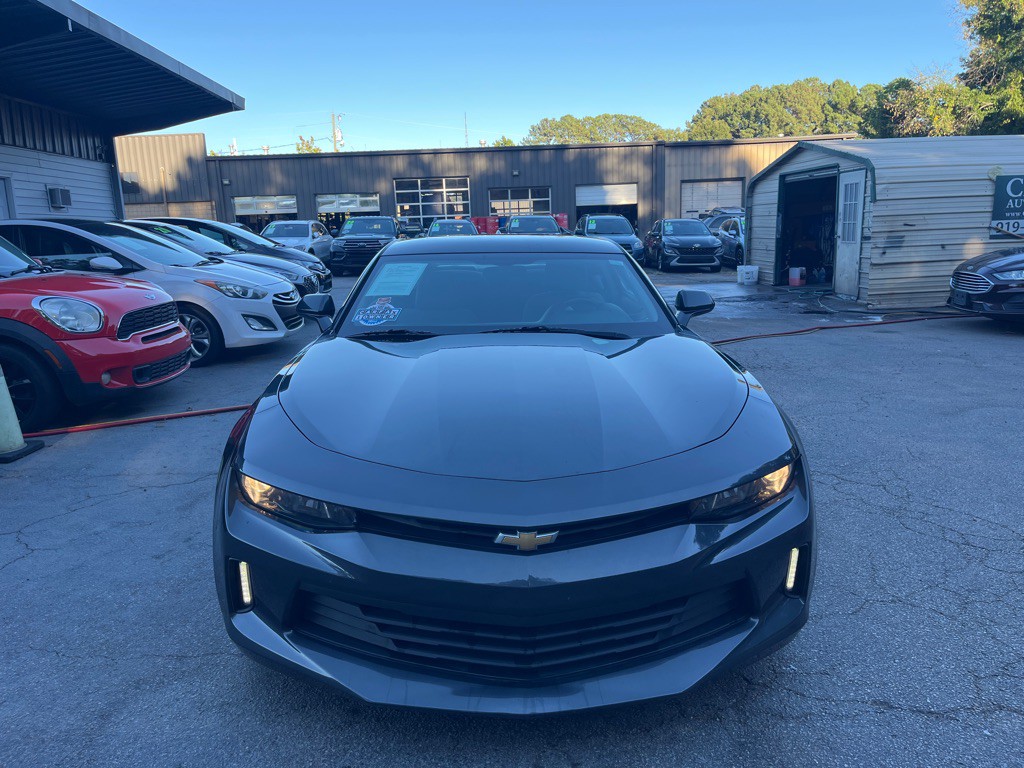 2017 Chevrolet Camaro Image 2