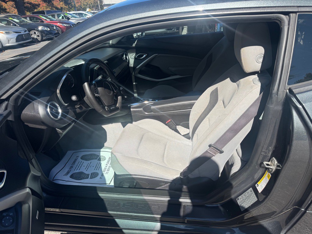 2017 Chevrolet Camaro Image 8