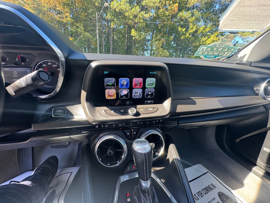 2017 Chevrolet Camaro Image 11