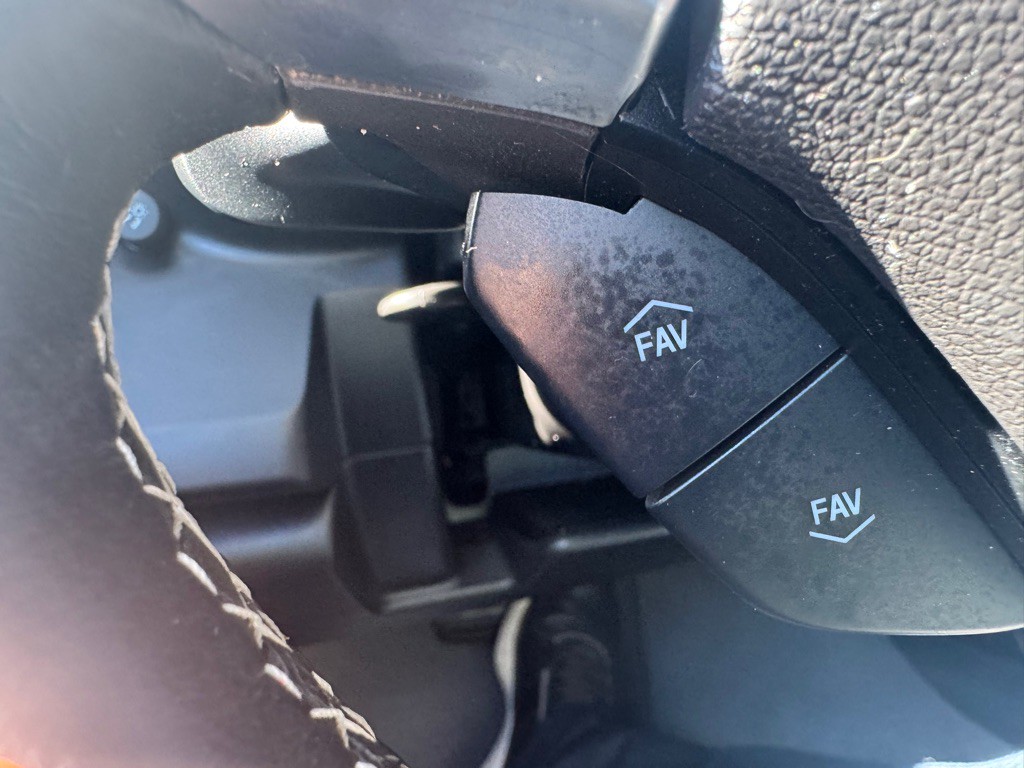 2017 Chevrolet Camaro Image 22