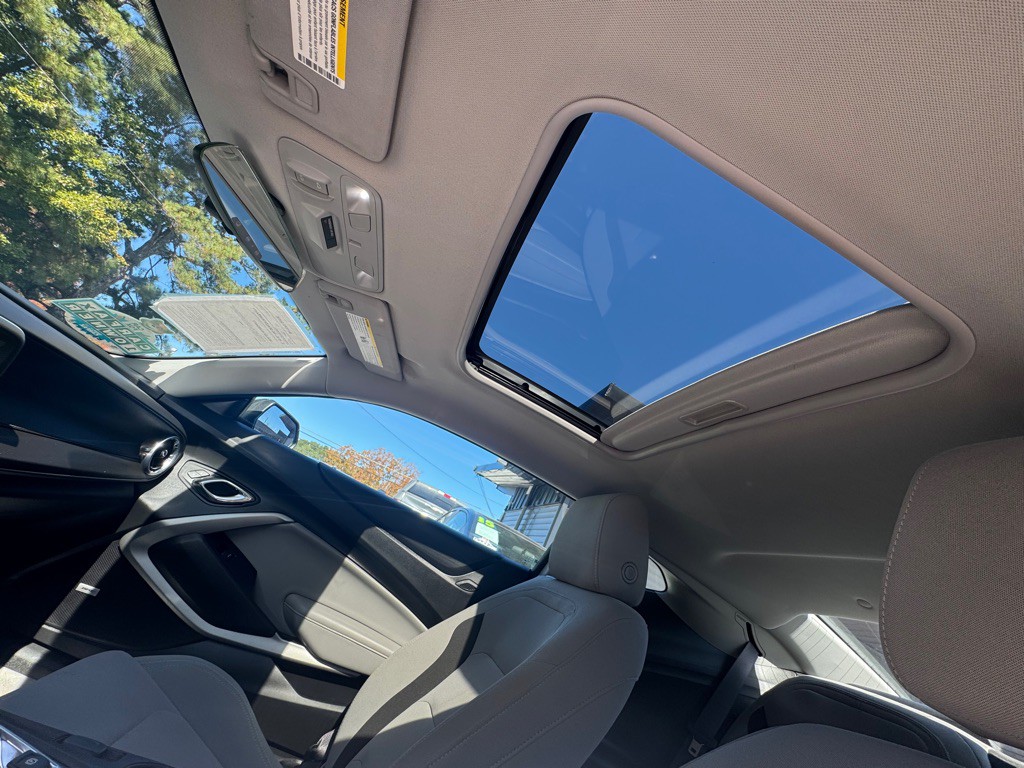 2017 Chevrolet Camaro Image 25