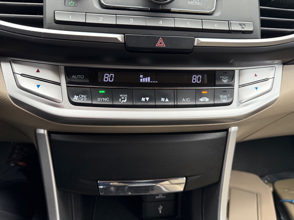 2015 Honda Accord Image 17