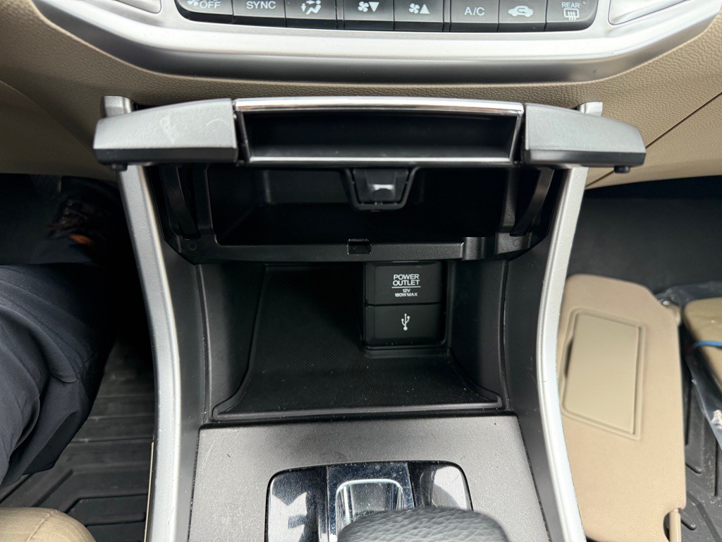 2015 Honda Accord Image 18