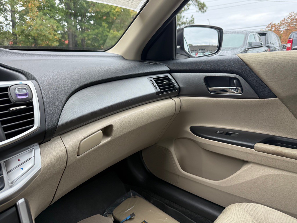 2015 Honda Accord Image 26