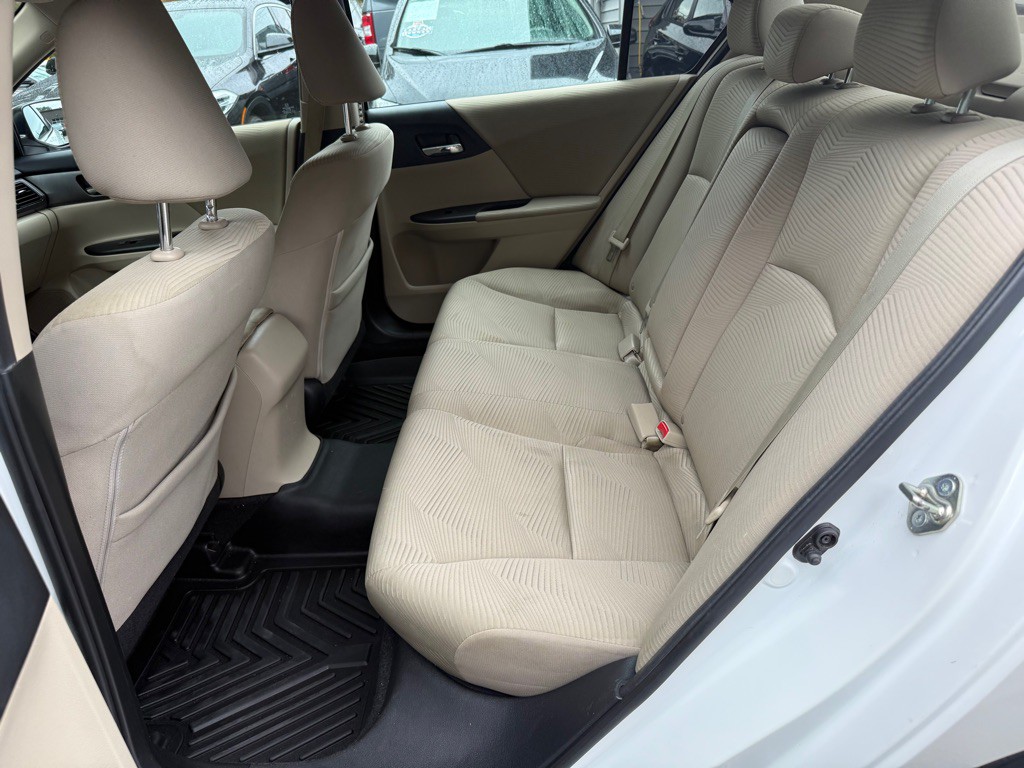 2015 Honda Accord Image 30