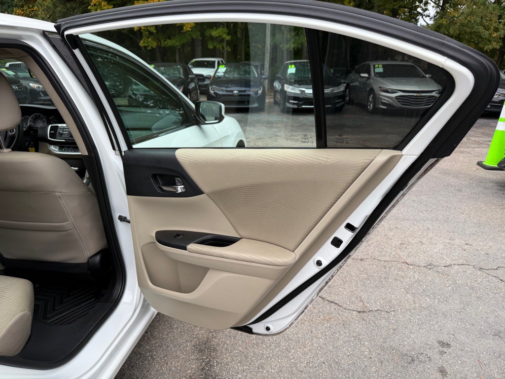 2015 Honda Accord Image 31