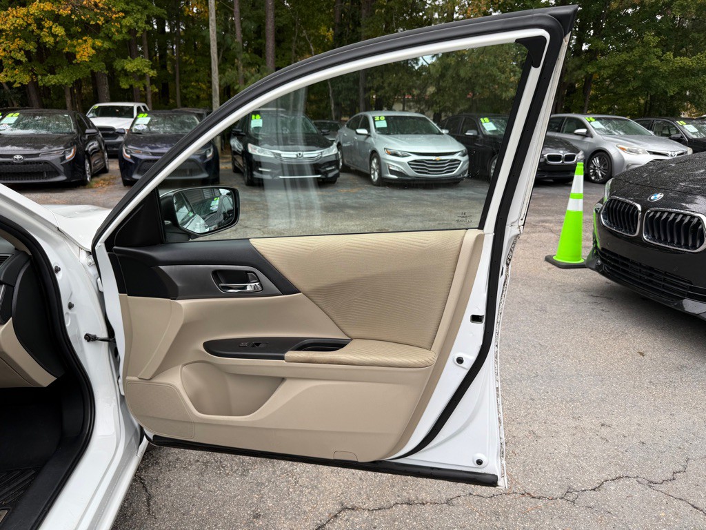 2015 Honda Accord Image 34