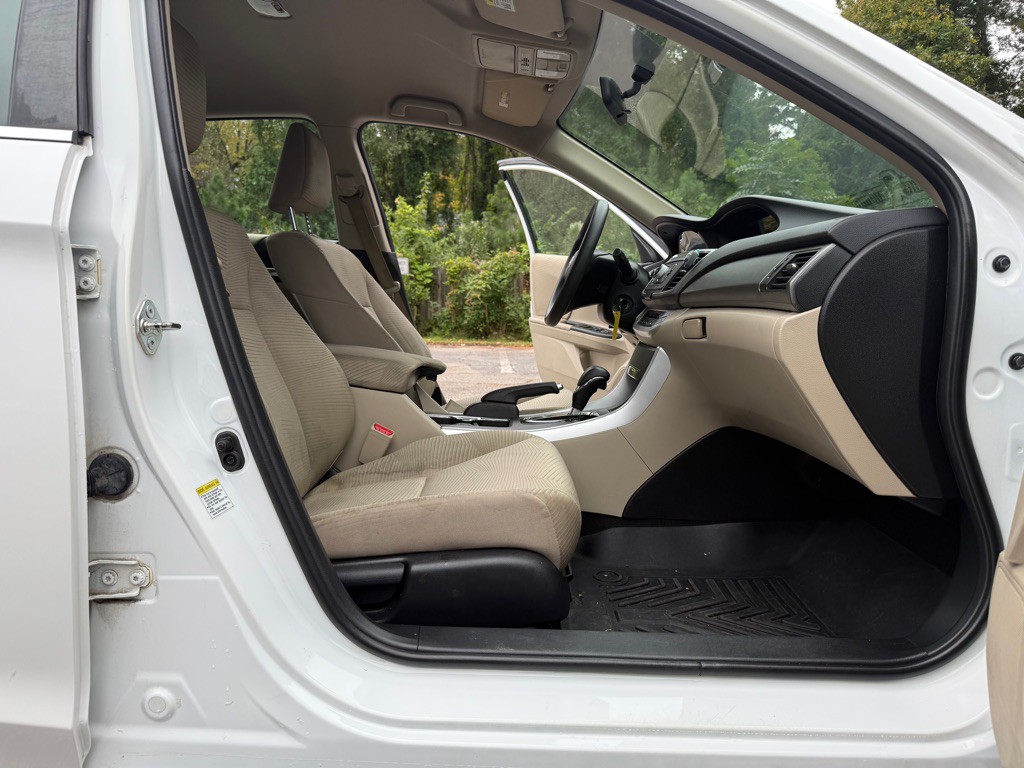 2015 Honda Accord Image 35