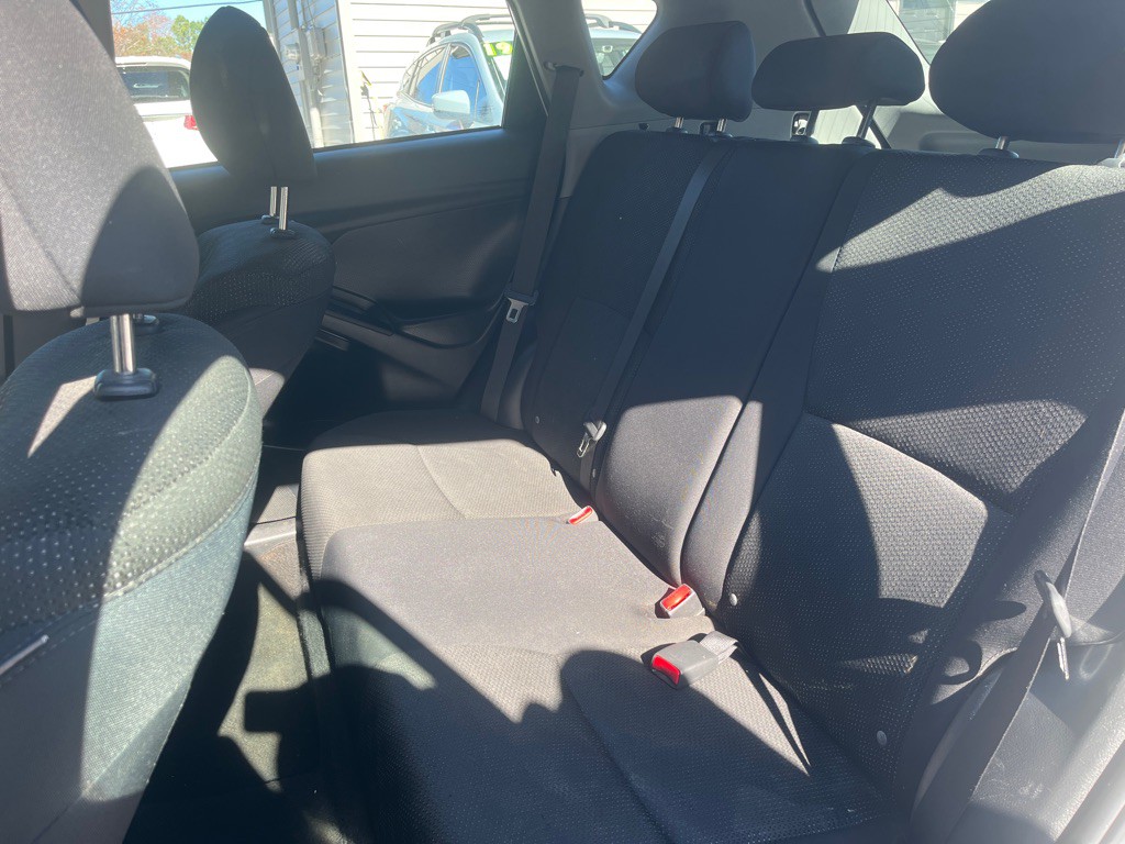 2010 Pontiac Vibe Image 8