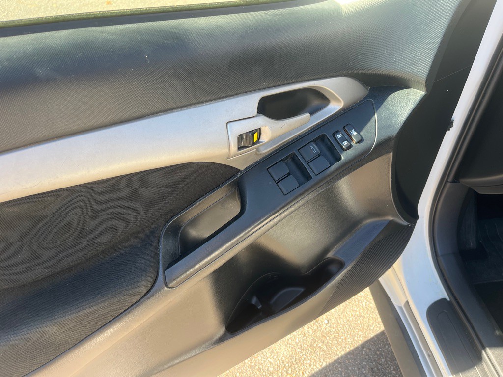 2010 Pontiac Vibe Image 10