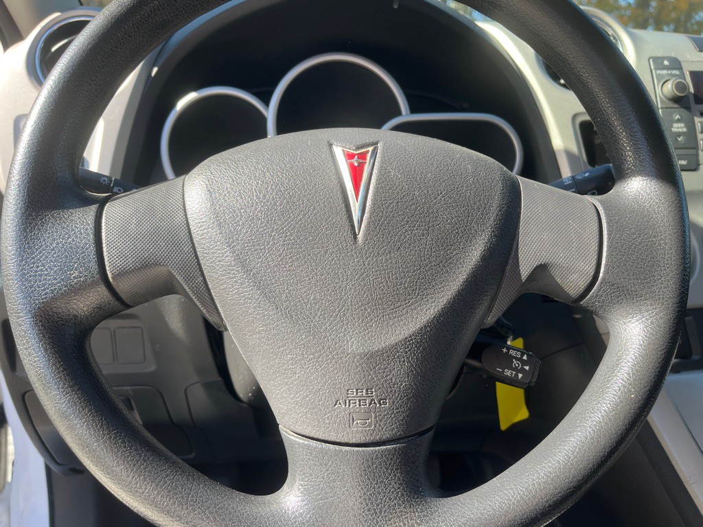 2010 Pontiac Vibe Image 11