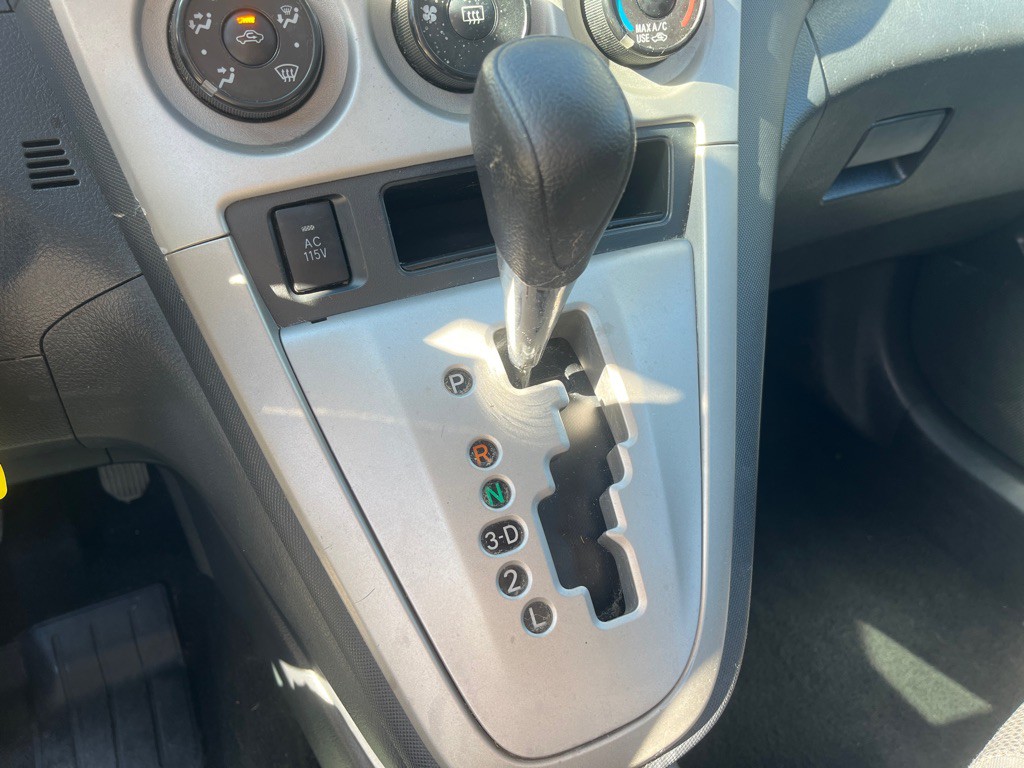 2010 Pontiac Vibe Image 14