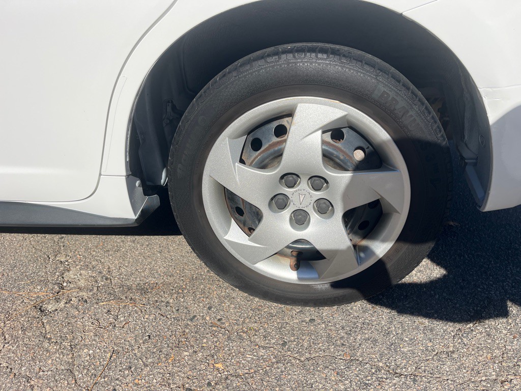 2010 Pontiac Vibe Image 21