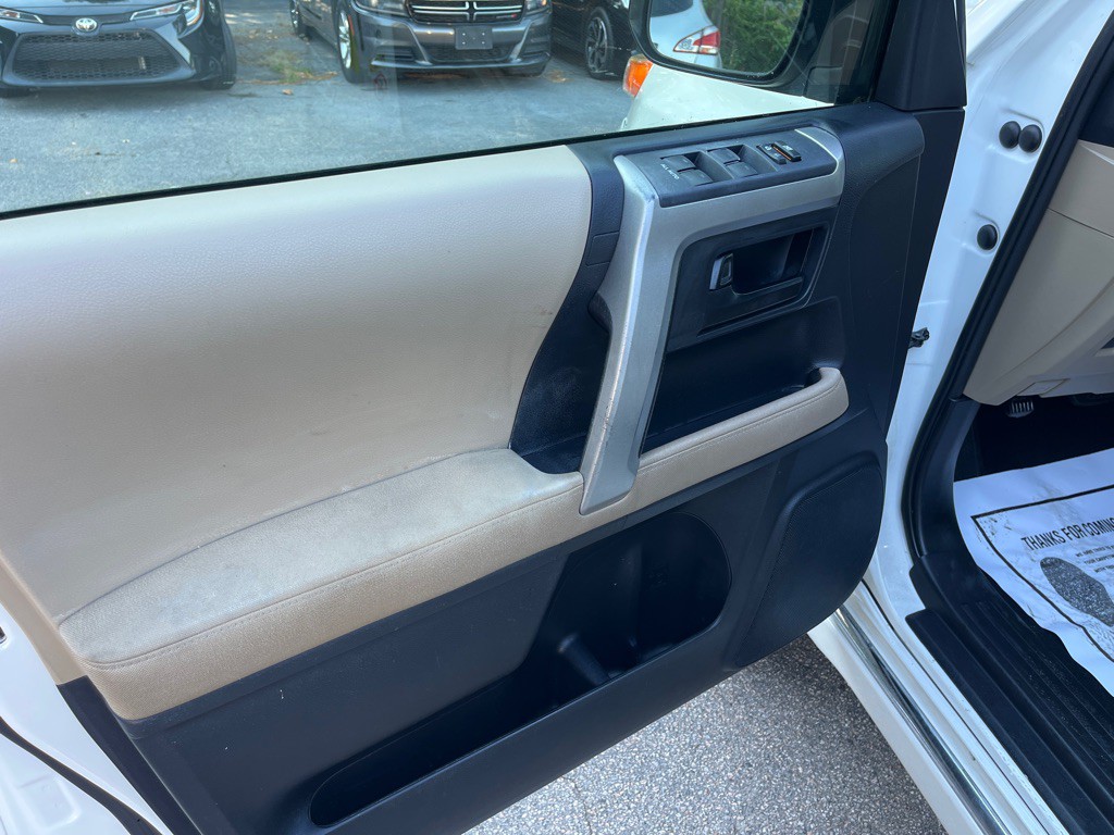 2013 Toyota 4Runner Image 12