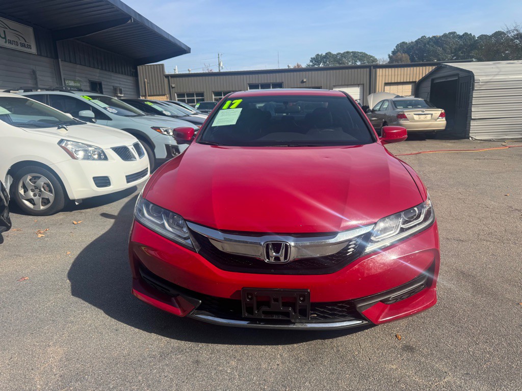 2017 Honda Accord Image 2