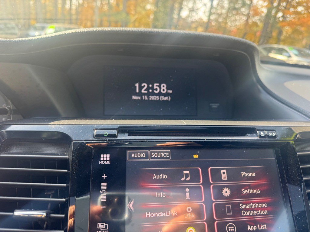 2017 Honda Accord Image 18