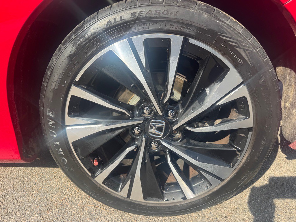 2017 Honda Accord Image 30