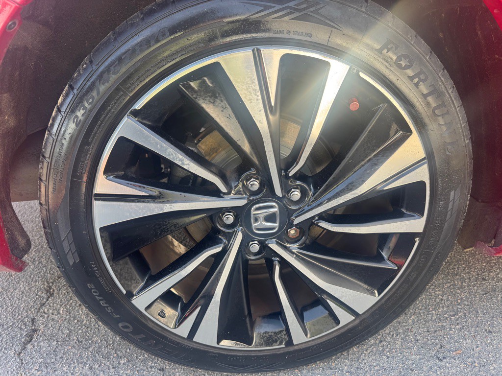 2017 Honda Accord Image 32