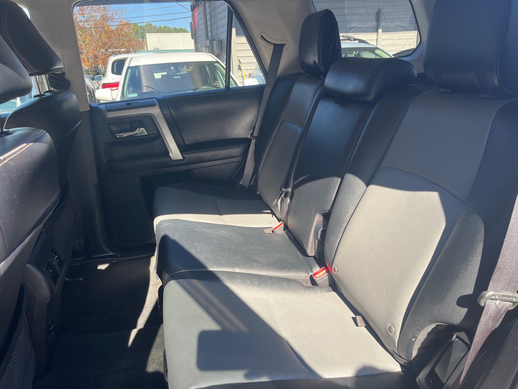 2016 Toyota 4Runner Image 7